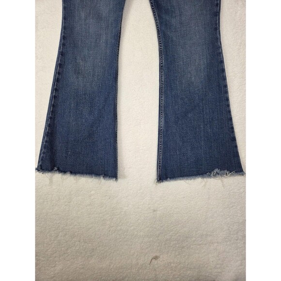 Wrangler Low Rise Jeans Womens M Blue Flare Leg Raw Hem Cutoff 30x28 Denim Y2K - Picture 4 of 8